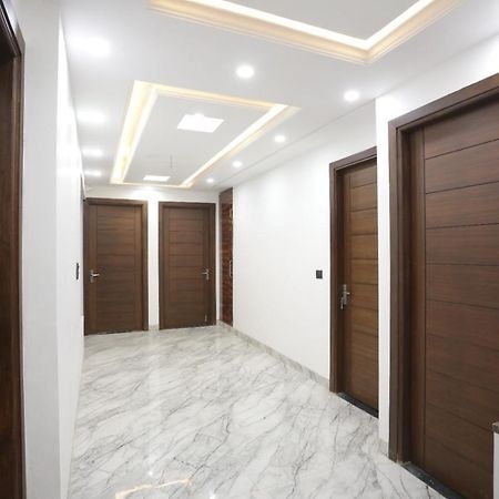 Vibe Hotel Нойда Экстерьер фото